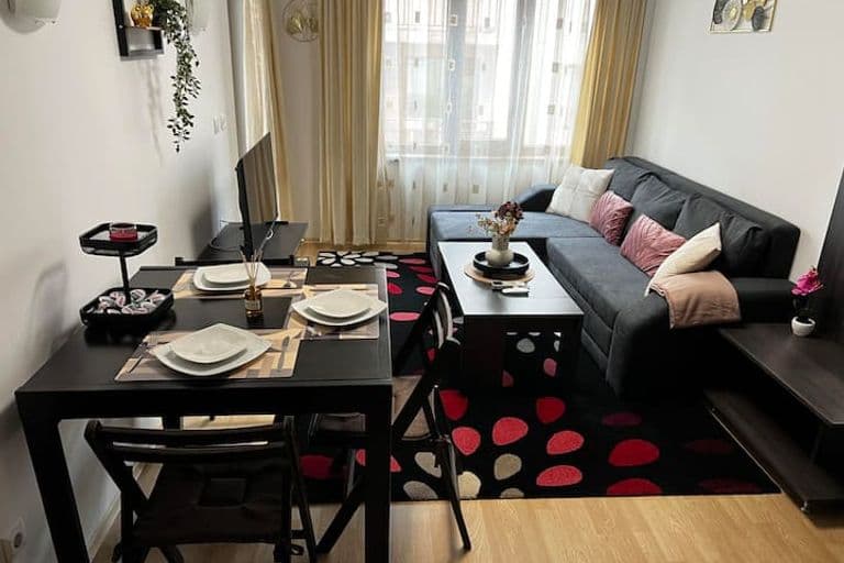 Ski 1BR Near Gondola | Sunny Balcony